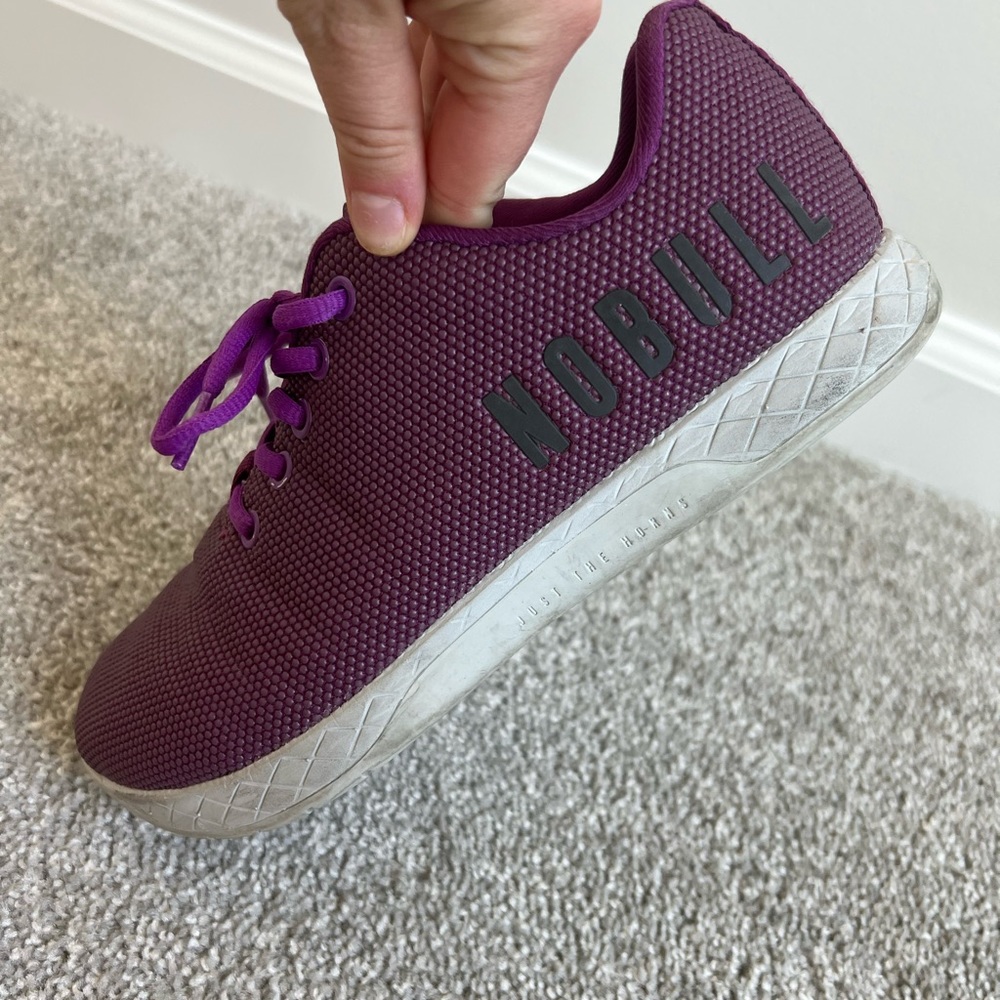 NoBull trainer size 9 women’s